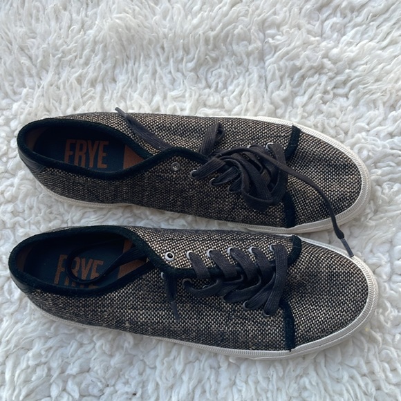 FRYE Women's "Gia" Tweed Canvas Sneaker. Size - Picture 4 of 11